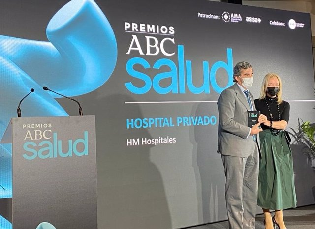El presidente de HM Hospitales, Juan Abarca Cidón, recoge el Premio ABC Salud por el proyecto innovador 'COVID DATA SAVE LIVES'