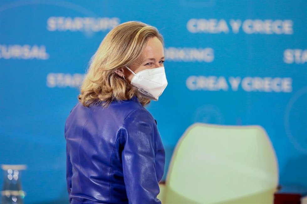 La vicepresidenta primera y ministra de Asuntos Económicos y Transformación Digital, Nadia Calviño, en la jornada 'Reformas para la Recuperación: productividad, crecimiento empresarial y clima de negocios, a 15 de diciembre de 2021, en Madrid (España)
