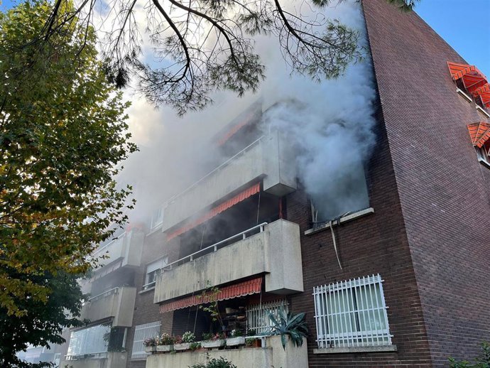 Archivo - Imagen de archivo de un incendio de vivienda