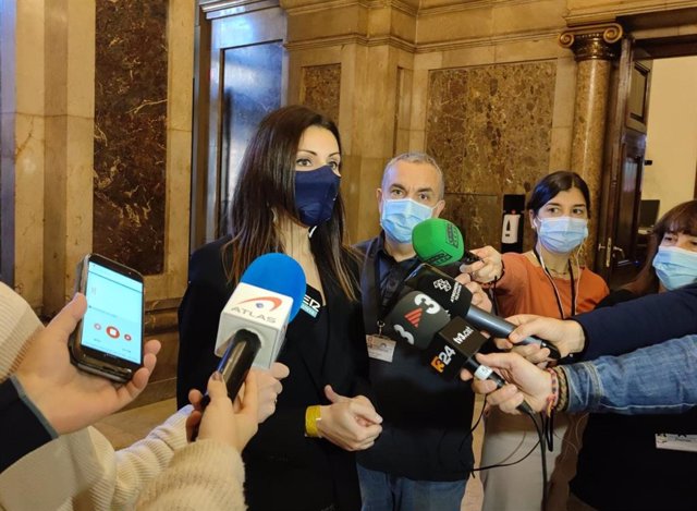 La diputada del PP en el Parlament Lorena Roldán en declaraciones a los medios