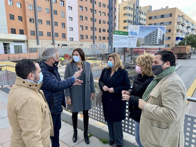 La secretaria general del PP-A, Loles López, en su visita este viernes a Huelva.