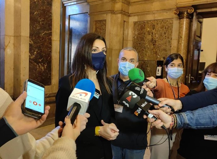 La diputada del PP al Parlament Lorena Roldán en unes declaracions als mitjans