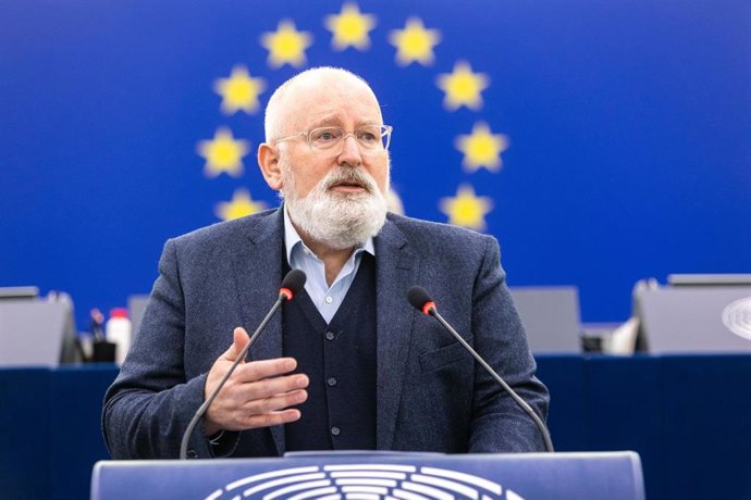 HANDOUT - 24 November 2021, France, Strasbourg: Frans Timmermans, Vice President of the European Commission, delivers a speech on the outcome of the United Nations Climate Change Conference (COP26), at the European Parliament in Strasbourg. Photo: Fred 