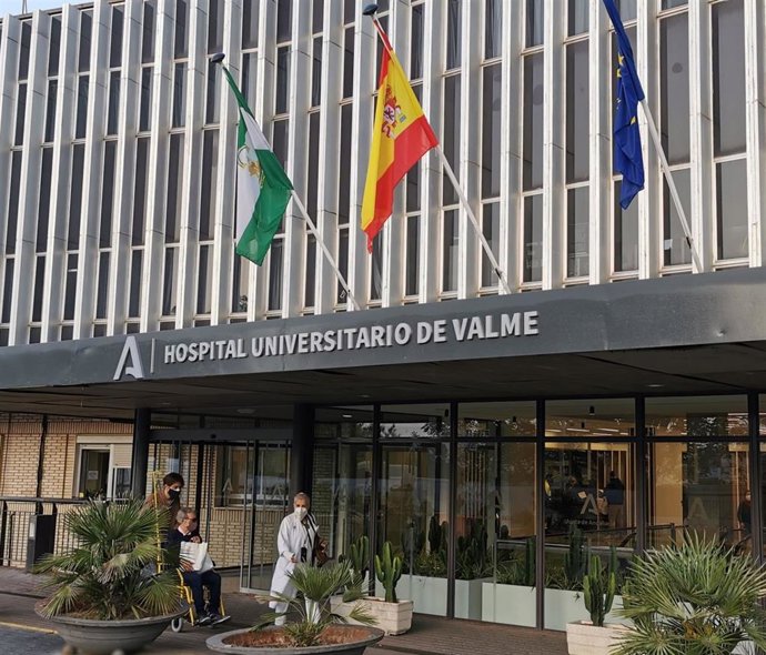 Archivo - Entrada principal del Hospital de Valme
