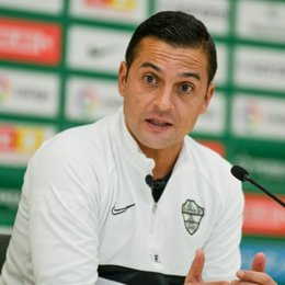 El entrenador del Elche CF, Francisco Rodríguez, en rueda de prensa.