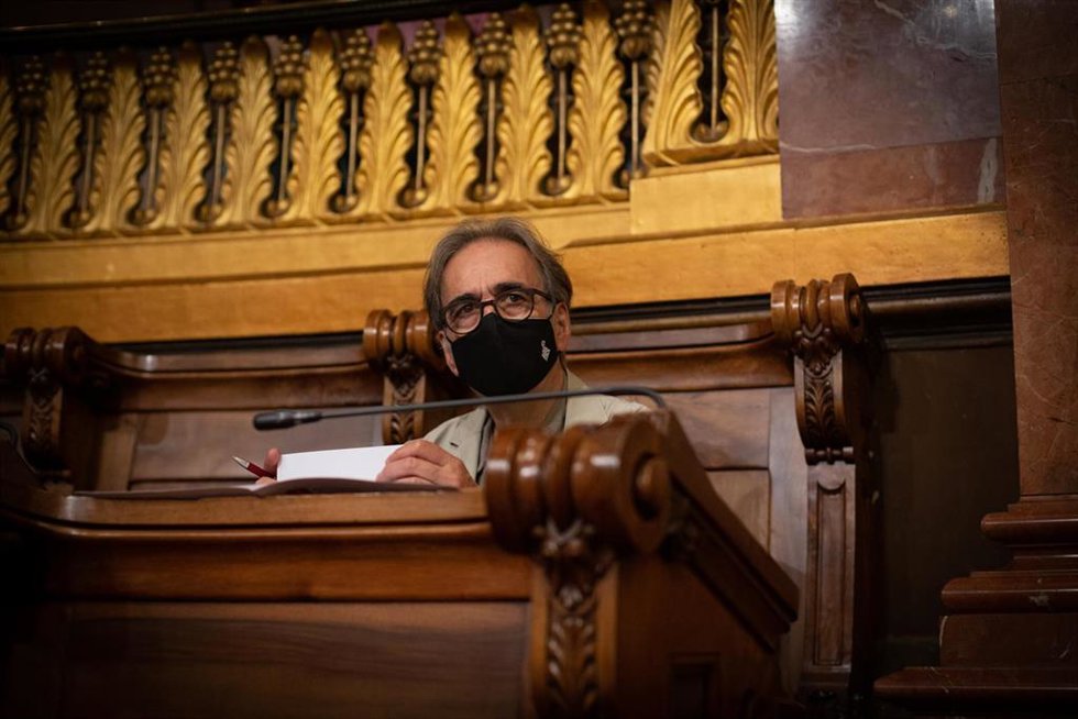 Archivo - El teniente de alcalde de Cultura de Barcelona Joan Subirats, en una sesión plenaria en el Ayuntamiento de Barcelona, a 23 de julio de 2021, en Barcelona, Catalunya (España). Este Pleno es el último que se celebra antes del parón estival y el 