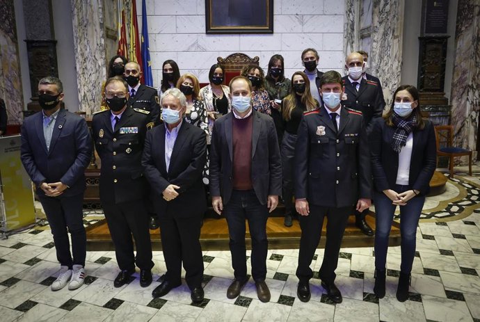 Sexta edición de los Premios Periodísticos de la Policía Local entregados esta mañana en el Hemiciclo del Ayuntamiento