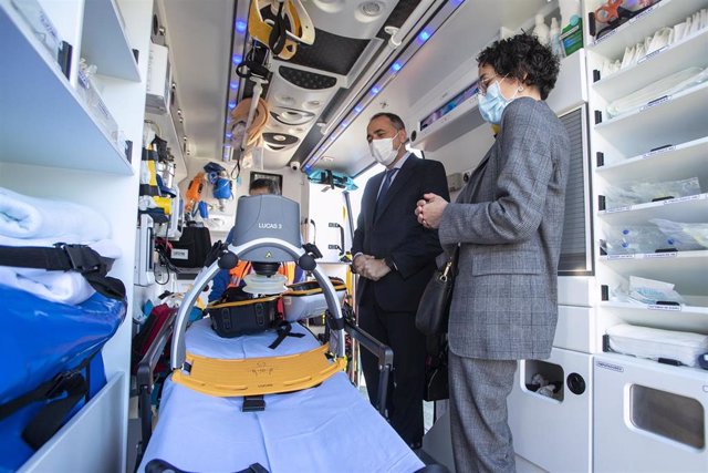 O conselleiro de Sanidade, Julio García Comesaña, asiste ao acto do segundo aniversario da posta en marcha das ambulancias de soporte vital avanzado de enfermería en Galicia.