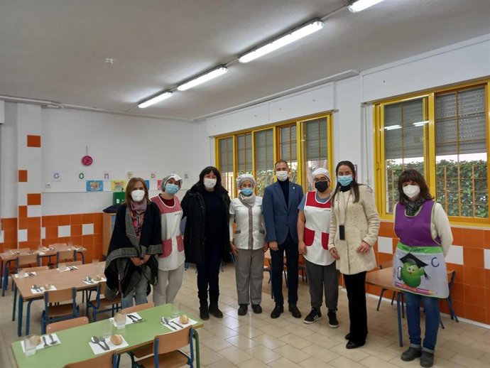 Antonio Jiménez en una visita a un comedor escolar en Almería