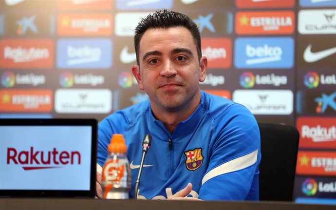 El entrenador del FC Barcelona, Xavi Hernández, en rueda de prensa en la Ciutat Esportiva Joan Gamper