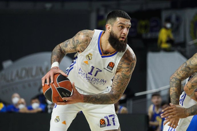 Vincent Poirier durante un partido del Real Madrid