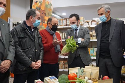 Herrador asiste inauguración la nueva tienda de Almocafre en Córdoba, beneficiaria ayudas de la Junta