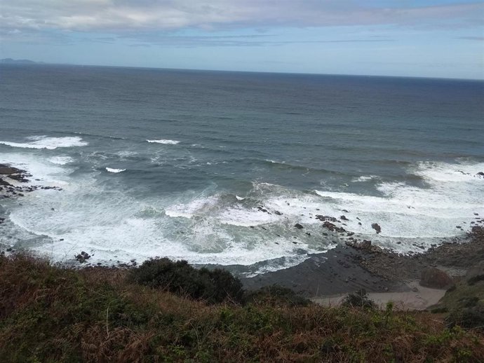 Archivo - Cielos despejados en la costa (archivo).