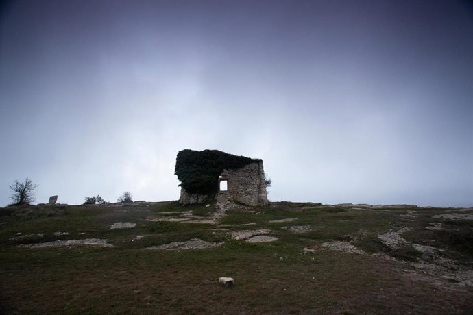 Archivo - Una de las construcciones que componen el pueblo abandonado de La Mussara, a 28 de octubre de 2021, en Vilaplana, Baix Camp, Tarragona, Catalunya (España). Este pueblo situado en las montañas de Tarragona está compuesto por ocho edificios en r