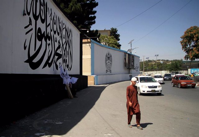 Archivo - Murales pintados en Kabul tras el ascenso de los talibán