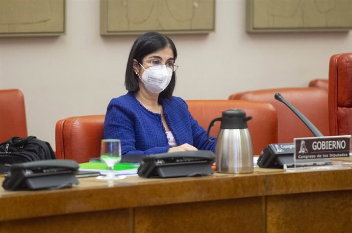 La ministra de Sanidad, Carolina Darias, en la Comisión de su departamento