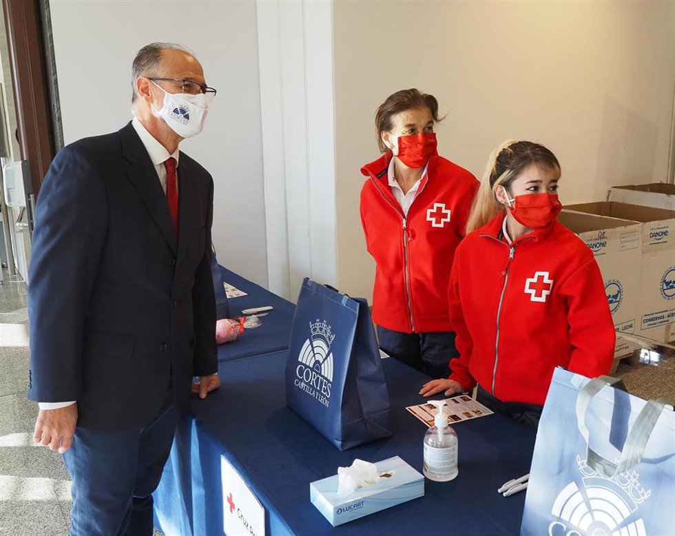 El presidente de las Cortes, Luis Fuentes, en el II Festival Solidario.