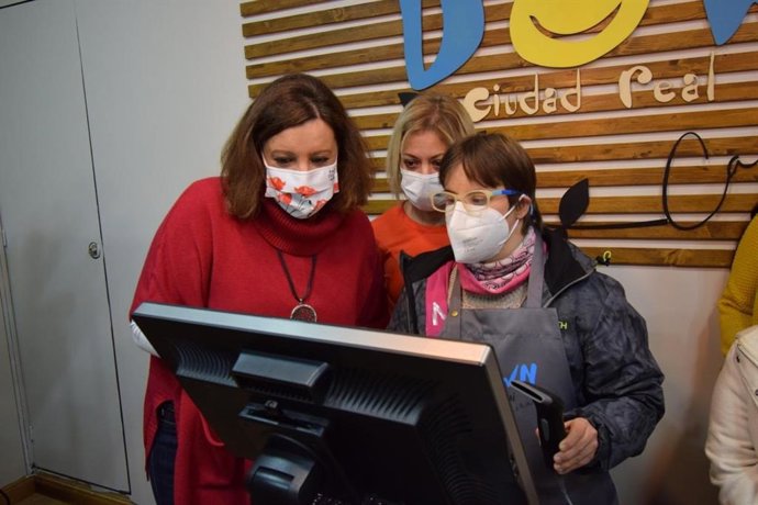 Franco valora que C-LM lidere la tasa de actividad de las personas con discapacidad con 37.700 personas activas