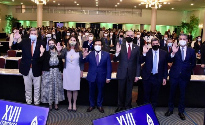 Autoridades de países iberoamericanos participantes en el  XVII Congreso Iberoamericano de Seguridad Social