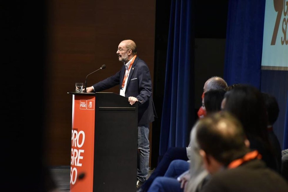 Lambán le pide al nuevo presidente del PP de Aragón que "arrime el hombro y se preste a grandes pactos" en la comunidad.