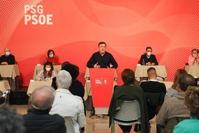 El secretario xeral del PSdeG, Valentín González Formoso, interviene en el comité provincial del PSOE coruñés
