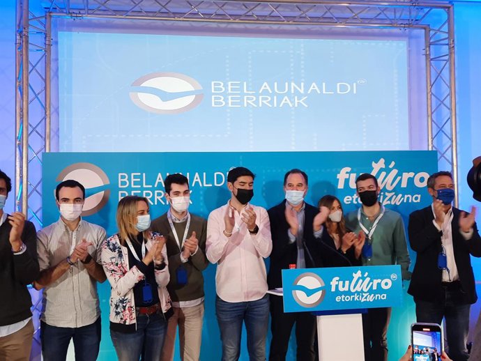 Dirigents populars en la clausura del congrés de NNGG del País Basc