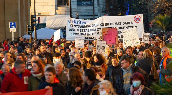 Manifestacion bajo el lema " No a la imposicion del pase Covid" en San Sebastian