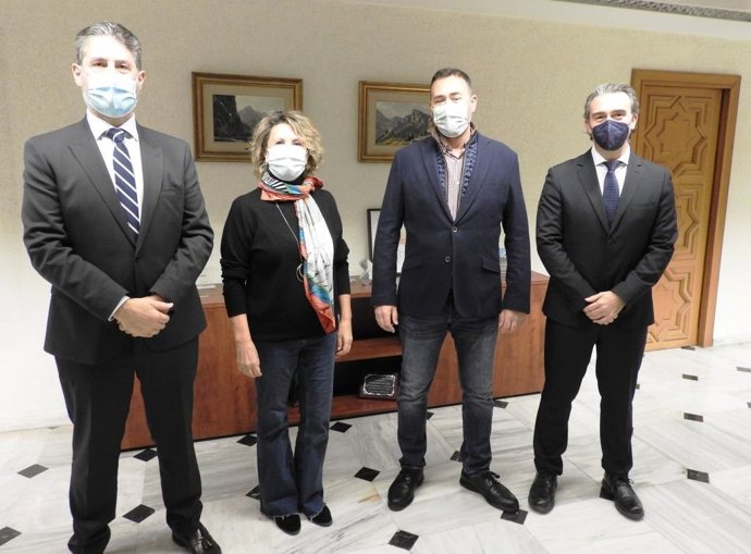 Las fundaciones Cajasur apuestan por la digitalización de Emet Arco Iris y la sostenibilidad de Proyecto Hombre