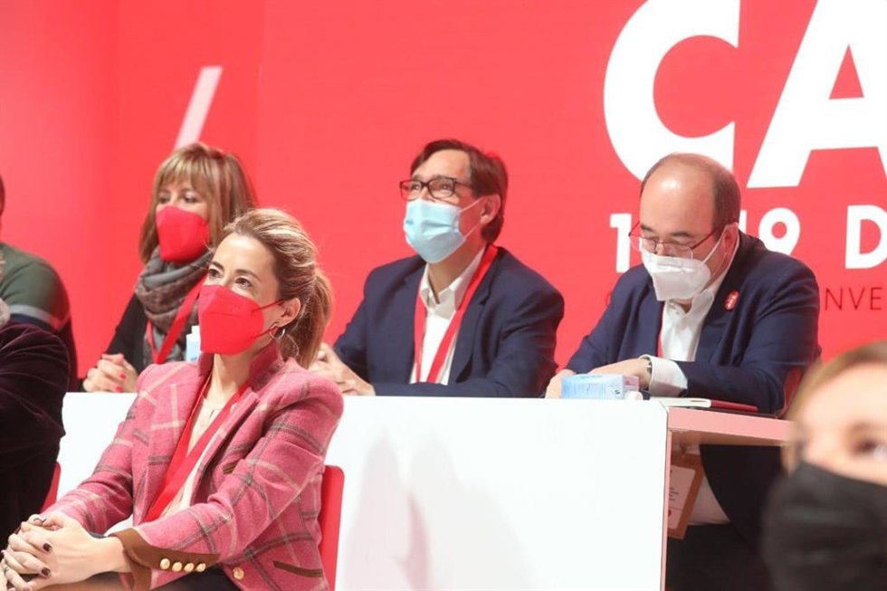 Salvador Illa en el Congreso Extraordinario del PSC, junto a Miquel Iceta y Núria Marín.