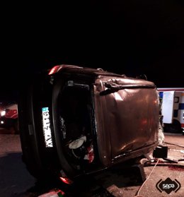 Fallece un hombre tras volcar su vehículo en Siero.