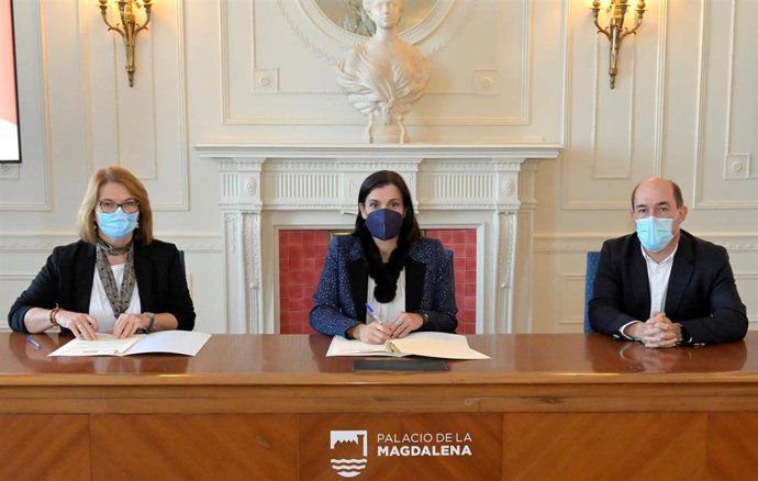 El Ayuntamiento de Santander y AMICA firman un convenio de acompañamiento y fisioterapia para personas con discapacidad.