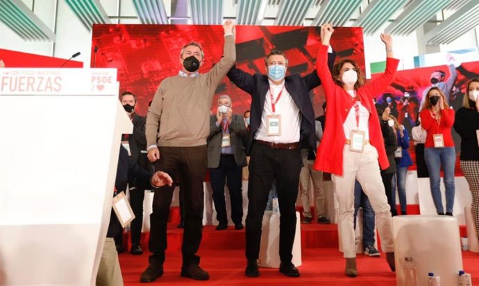 Espadas, Javier Fernández y María Jesús Montero