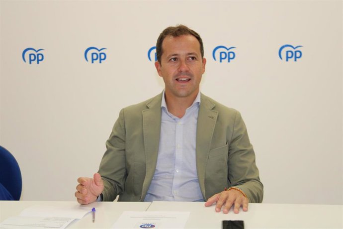 Archivo - El presidente provincial del PP, Carlos Velázquez