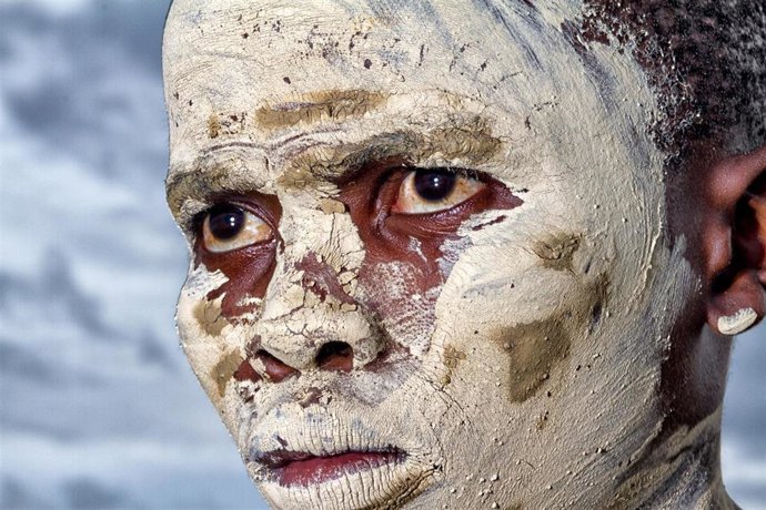 Rito iniciático xhosa de paso a la edad adulta en Sudáfrica