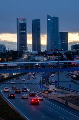 Tráfico en la carretera A-1 en una imágen de archivo. 
