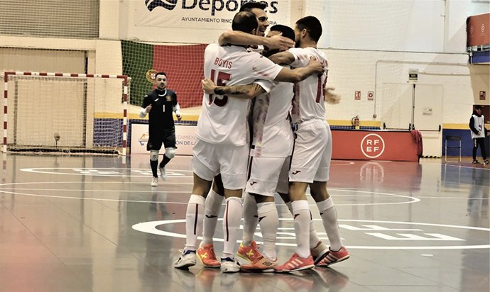 España golea a Portugal a un mes del Europeo