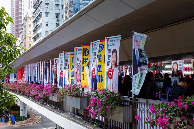 Carteles electorales en Hong Kong