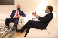 Smith no cree que Almeida sea "estúpido o se quiera suicidar" pero sigue mandato de "políticas globalistas" de Casado