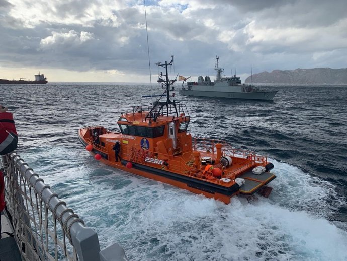 La Armada se adiestra en el salvamento y rescate de submarinos durante el ejercicio Cartago-21