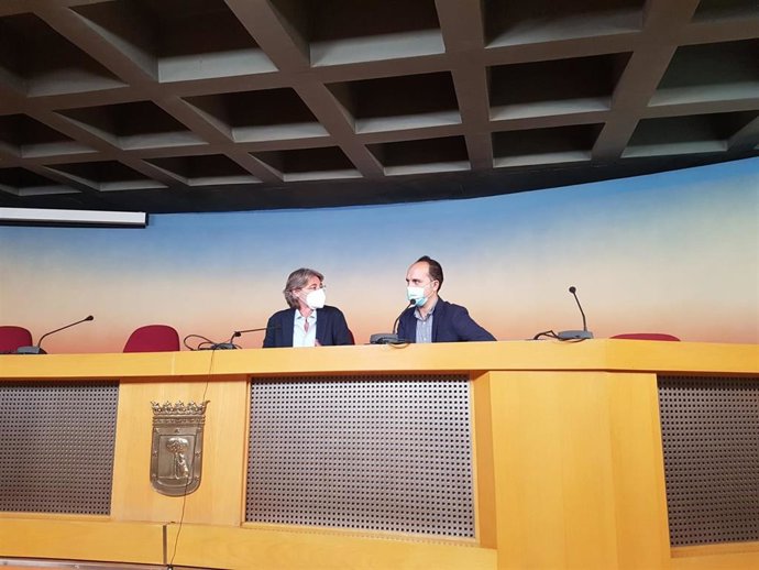 Los ediles de Recupera Madrid Marta Higueras y José Manuel Calvo