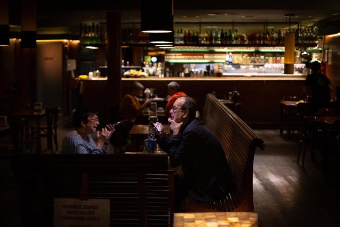 Archivo - Interior de un bar.