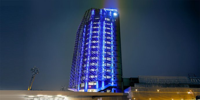 Sede de Zucchetti teñida de azul como parte de la iniciativa 'Go blue' de UNICEF.