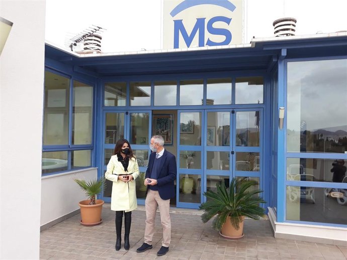 La delegada de Turismo, Nuria Rodríguez, y el director del Hotel Maestranza Málaga, Francisco Moro