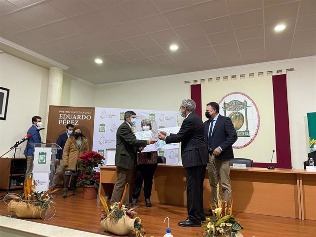El consejero de Transformación Económica, Industria, Conocimiento y Universidades de la Junta de Andalucía, Rogelio Velasco, durante la entrega del IV Premio de Investigación 'Eduardo Pérez'.