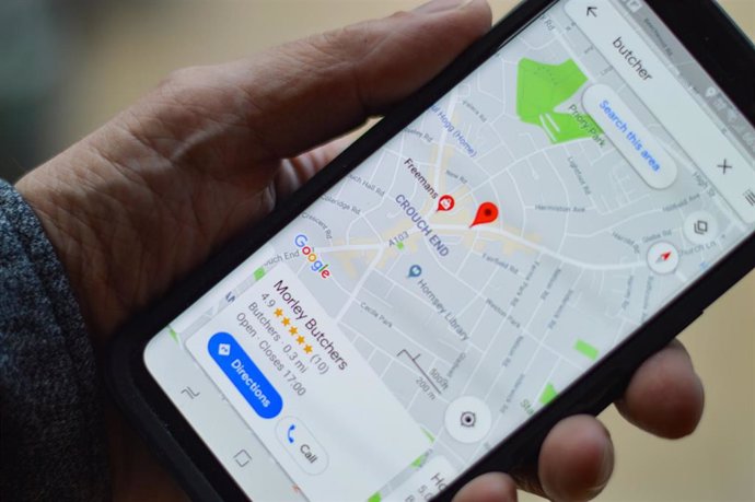 Un 'smartphone' con la aplicación Google Maps