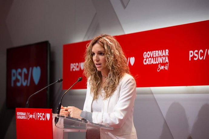 La portavoz del PSC, Elia Tortolero, en rueda de prensa tras la primera reunión de la ejecutiva de Salvador Illa.