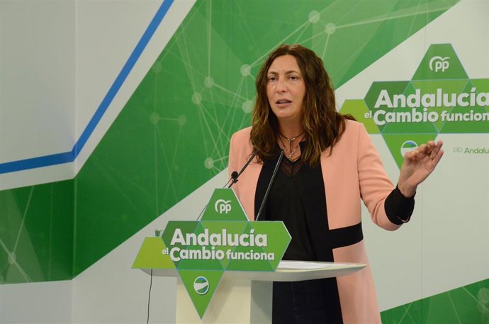 La secretaria general del PP-A, Loles López, este lunes en rueda de prensa.