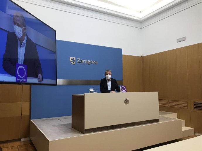 El portavoz del grupo municipal de Podemos en el Ayuntamiento de Zaragoza, Fernando Rivarés