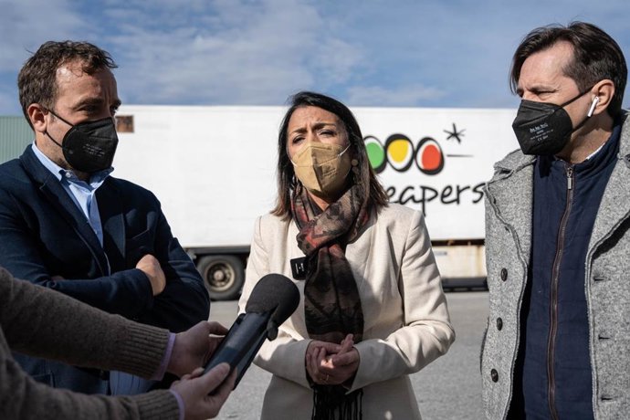 Marta Bosquet (Cs) en su visita a Luxapers, en Nacimiento (Almería)
