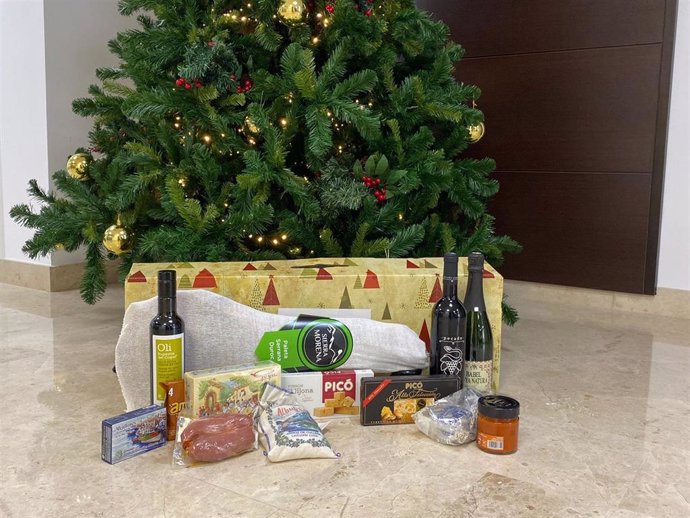Vithas incluye productos de pequeños negocios en su cesta de Navidad.